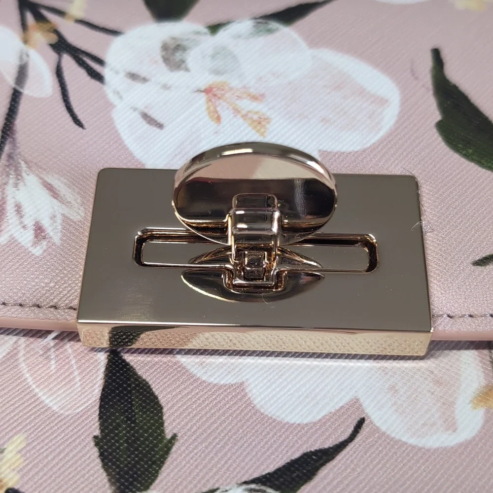 Ted Baker Parisa Elegant Floral Shoulder Clutch Bag, Removable Chain Strap 🌸 - Picture 6 of 15